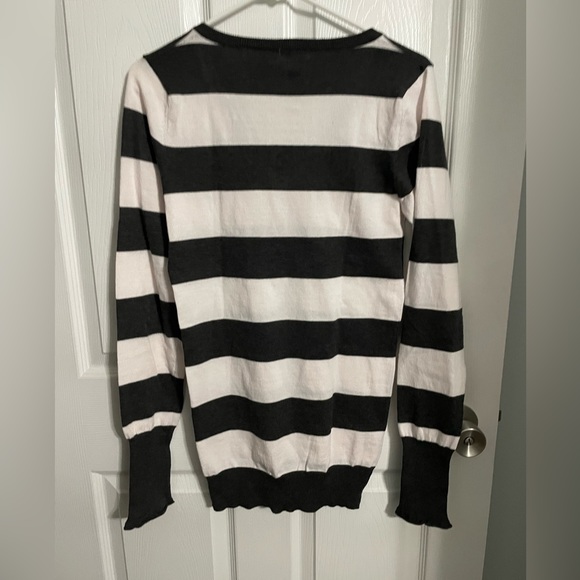 🎯Closet Candy Boutique white and dark gray striped sweater🎯 - Picture 2 of 7